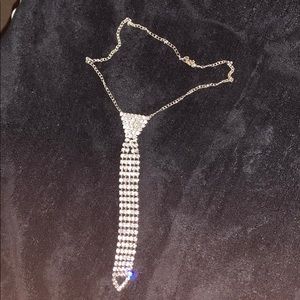Sparkle stone tie necklace